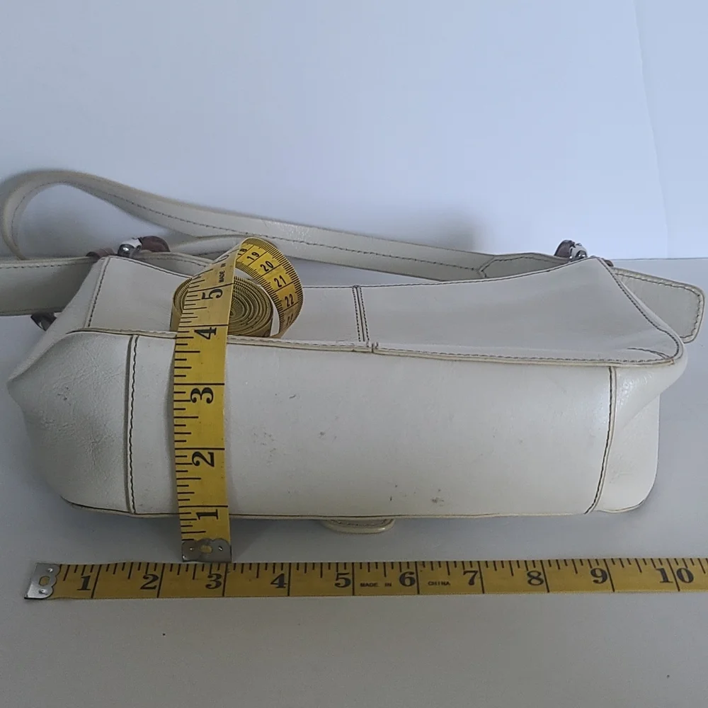 Cowhide leather Etienne Aigner cream & brown baguette purse 10x6x3. 90's